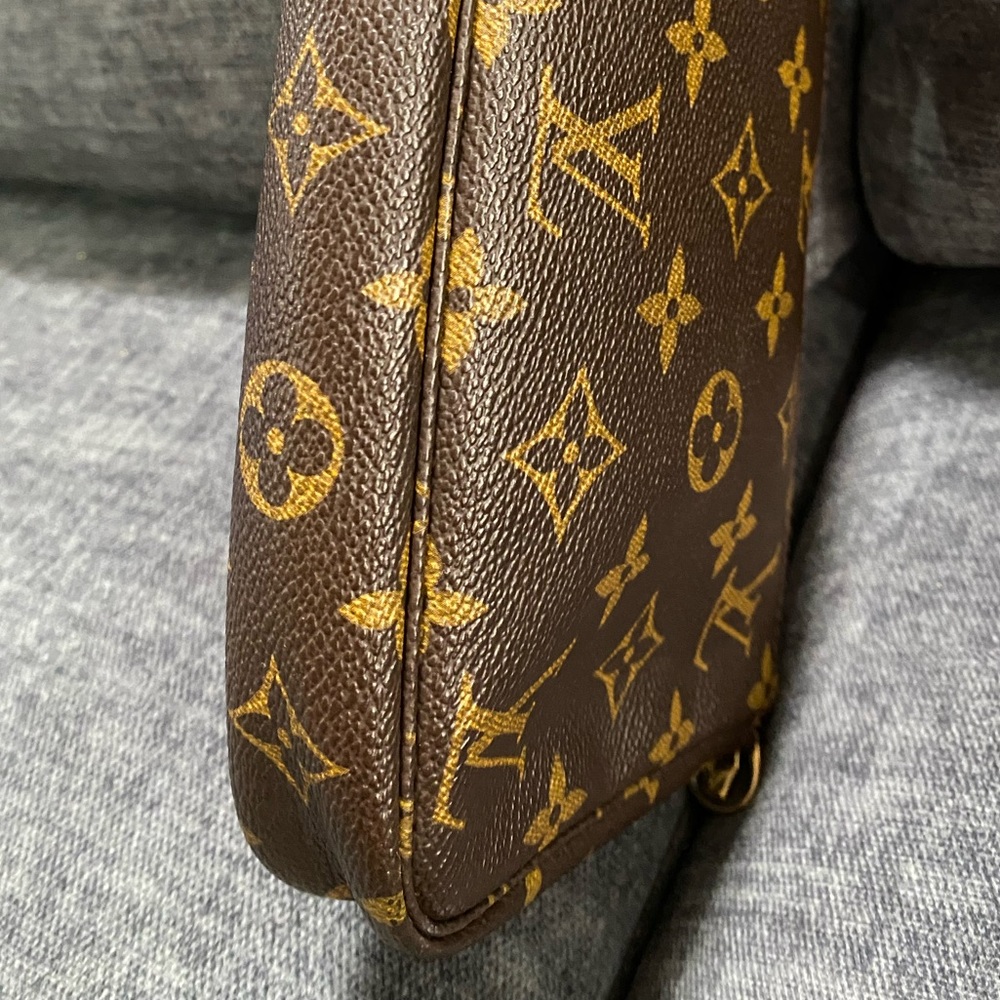 LOUIS VUITTON - Picture 6 of 8